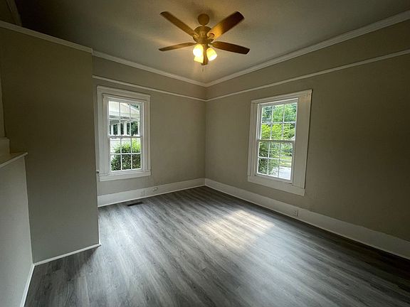 4th image of 386 N Chase St