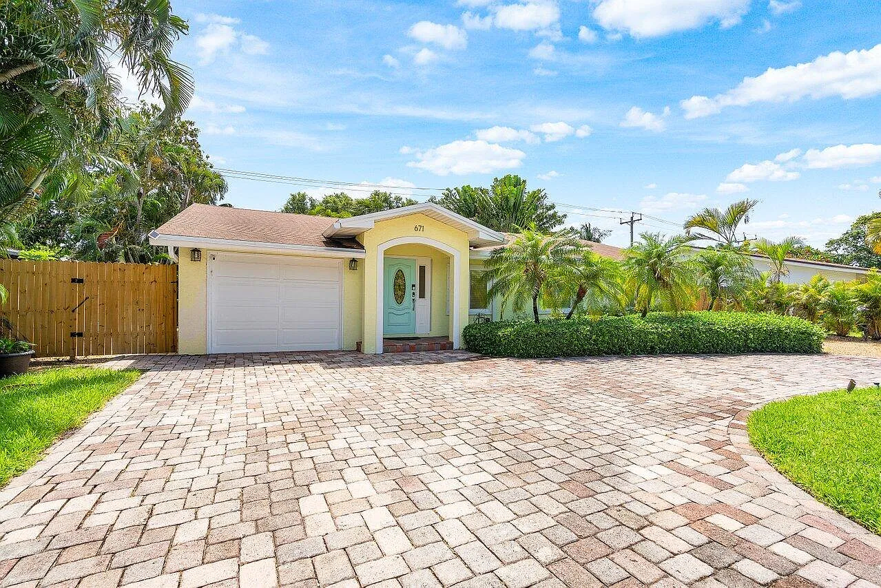 3 bed, 2.0 bath, 1824 sqft, $5,500 — Photo 2