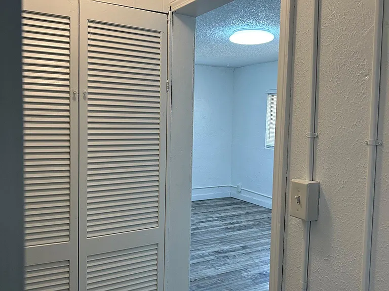 106 S Monroe Ave — Photo 14