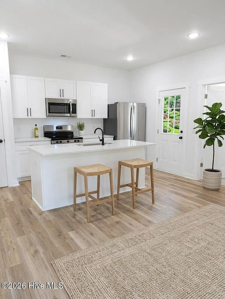 3 bed, 2.5 bath, 1500 sqft, $2,300 — Photo 3