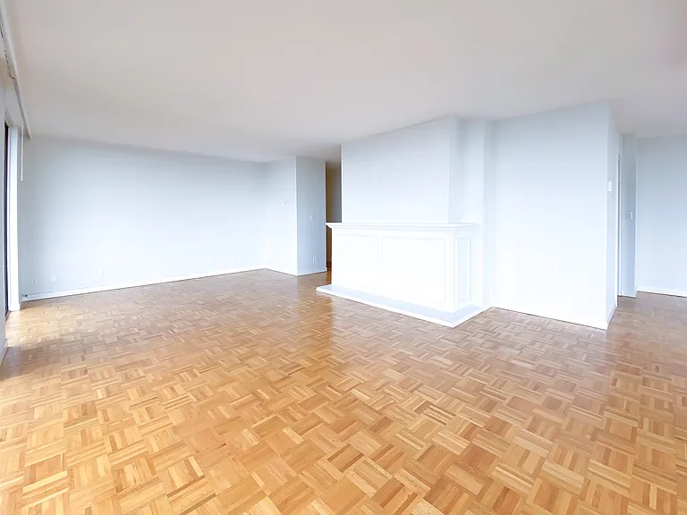 935 Marine Dr — Photo 47