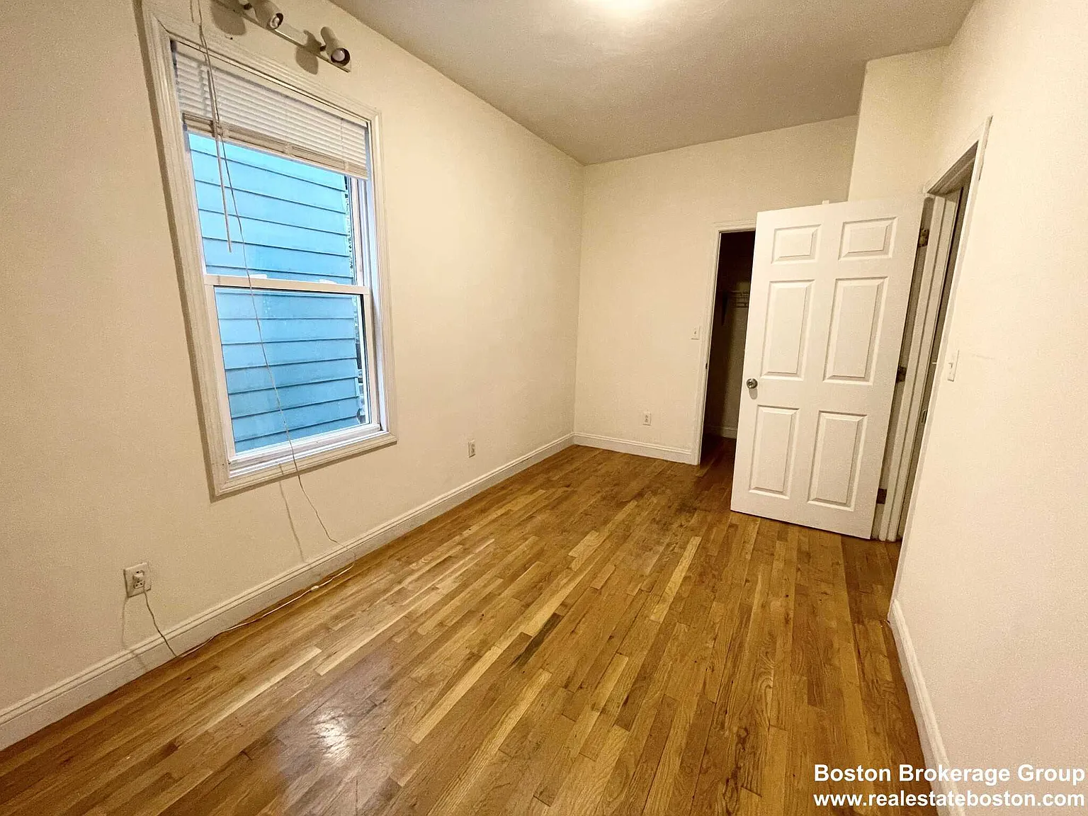 5 bed, $6,000 — Photo 4