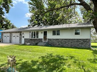 40983 256th St, Mitchell, SD 57301