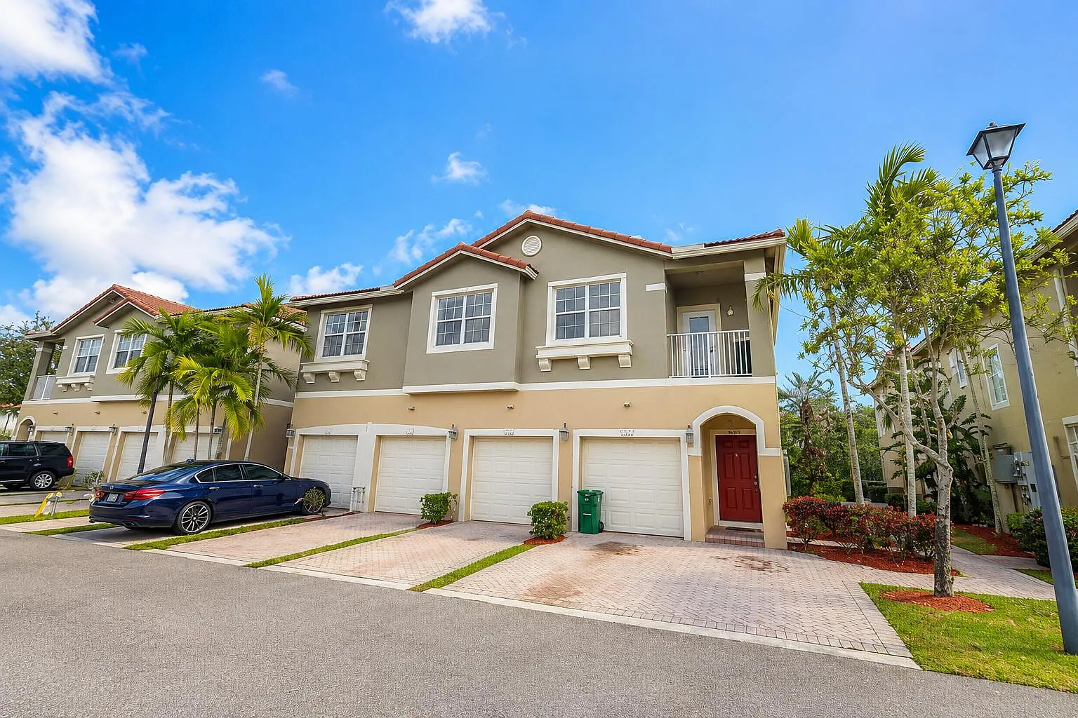 2 bed, 2.0 bath, 1036 sqft, $2,450 — Photo 3