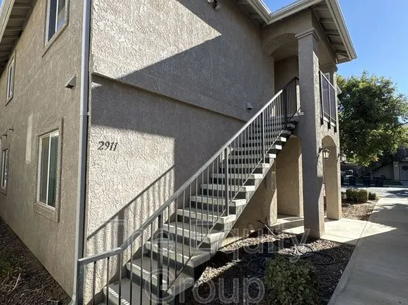 2911 N Zachary St, Visalia, CA 93291