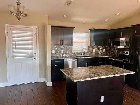 3rd image of 14633 Pointe East Trl