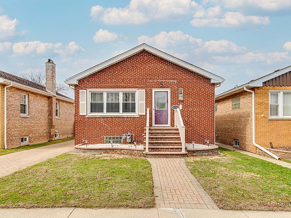 2nd image of 4026 Clarence Ave