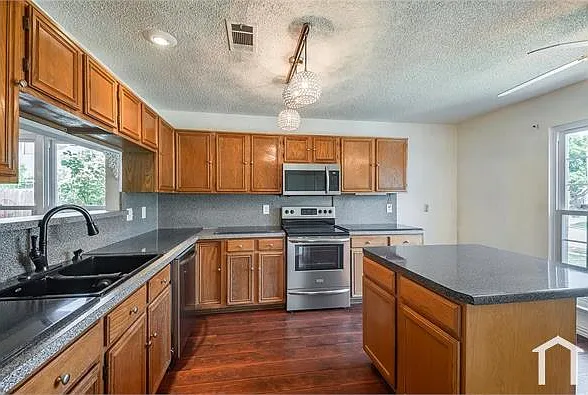 6304 Brookcrest Dr — Photo 9