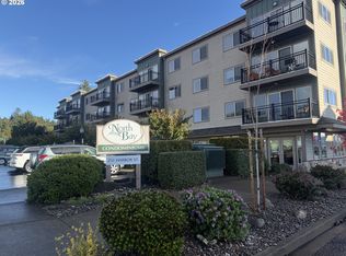 211 Harbor St APT 33, Florence, OR 97439