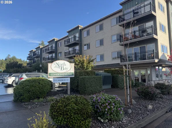 211 Harbor St APT 33, Florence, OR 97439