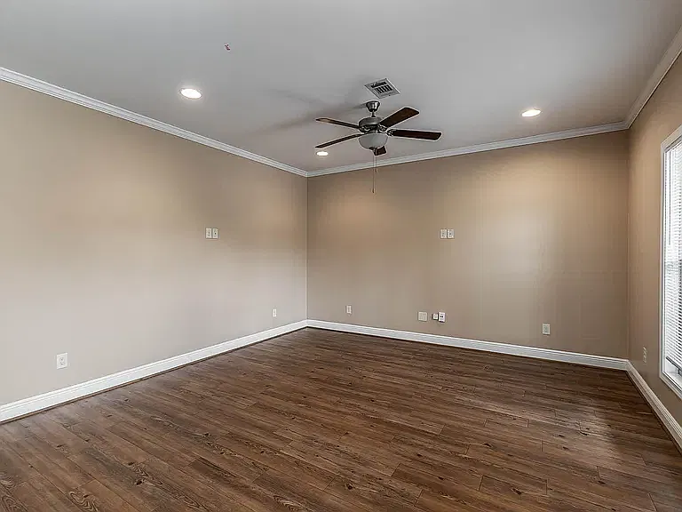 3 bed, 2200 sqft, $3,200 — Photo 4