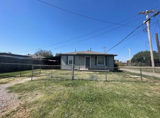 137 SE 1st St, Moore, OK 73160
