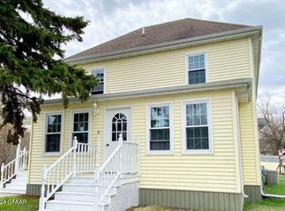 716 10th Ave, Langdon, ND 58249