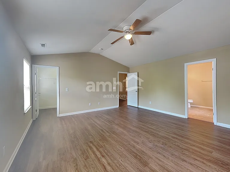 409 Stobhill Ln — Photo 11