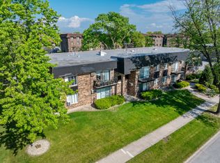 18205 Hart Dr APT 1A, Homewood, IL 60430