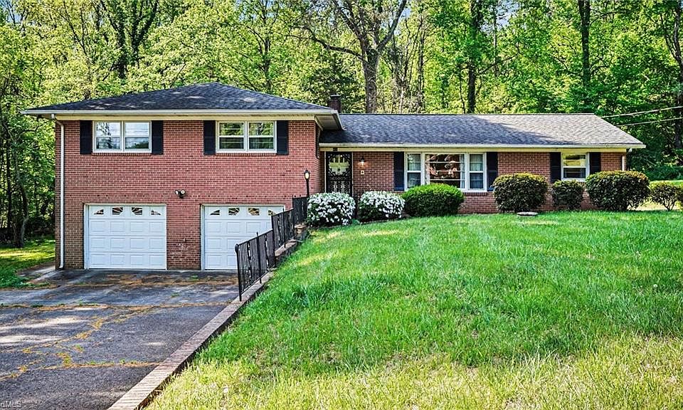 1st image of 405 Mayfair Dr
