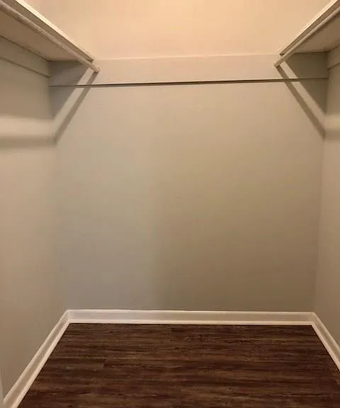6313 Medearis Ct — Photo 10