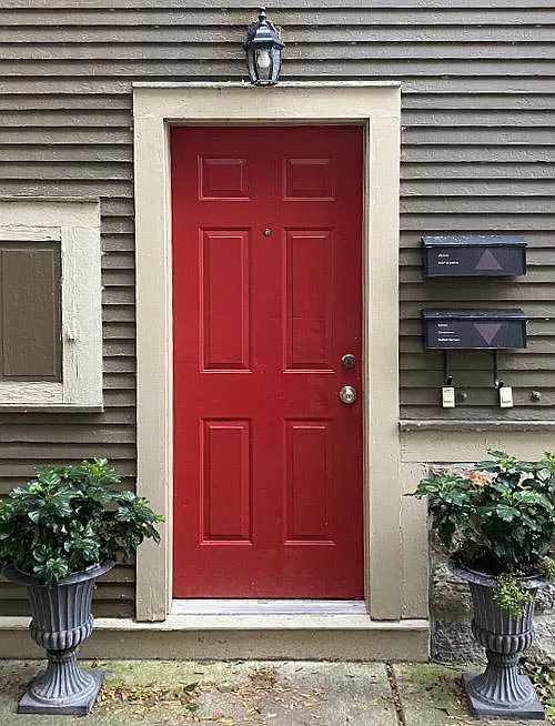 Side Entry - 208 Lexington Ave #LOWER