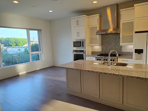 135 W Live Oak Ave #E Photo 1