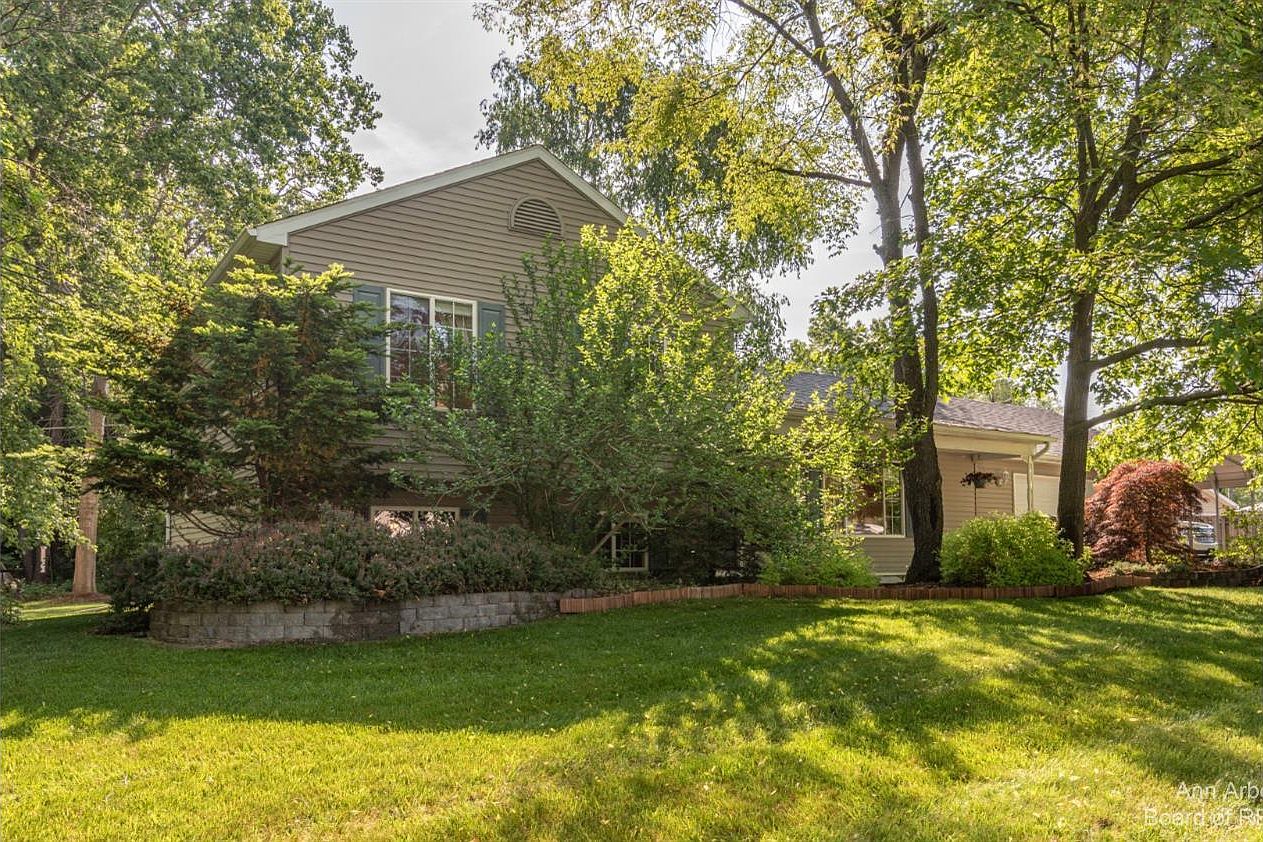 7630 S Horseshoe Blvd, Whitmore Lake, MI 48189 MLS 3294555 Zillow