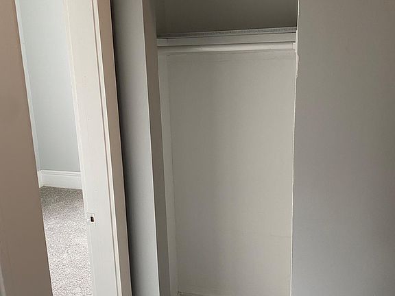 4th image of 929 N Burdick St #929
