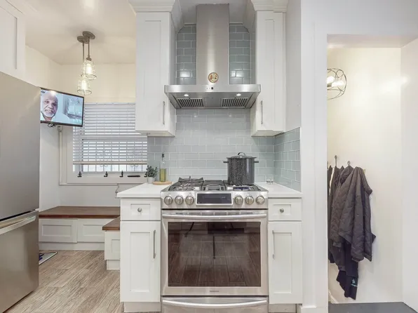 786 East 40th Street image 3 of 35