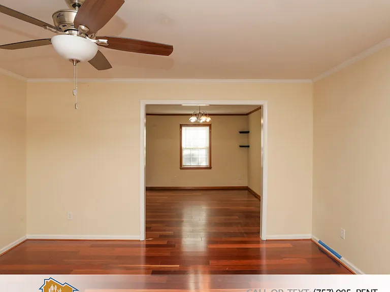 938 Churchill Ln — Photo 20