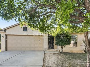 110 Baldwin St, Hutto, TX 78634