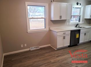 1219 Rutledge Rd, Bloomington, IL 61704