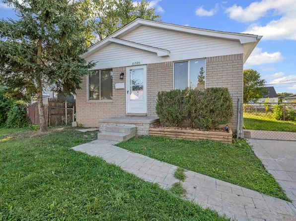 21785 Tuscany Ave, Eastpointe, MI 48021