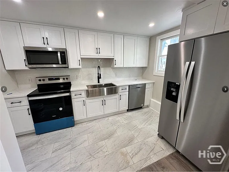 221 W Duffy St #E5 — Photo 4
