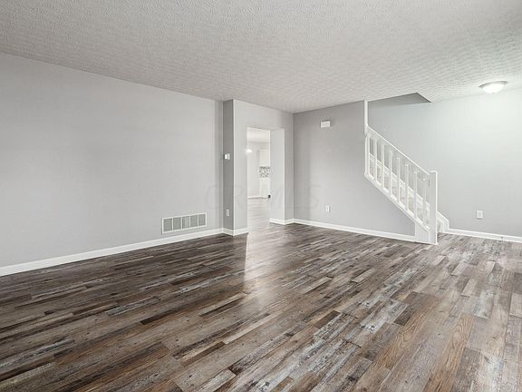 5th image of 3558 Lake Louise Dr