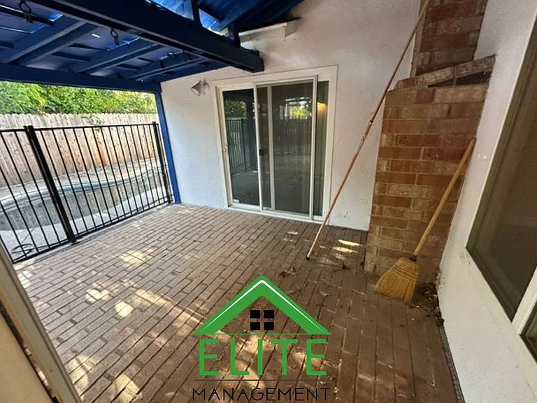 2901 Davenport Way — Photo 22