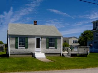 8 4th St, Narragansett, RI 02882