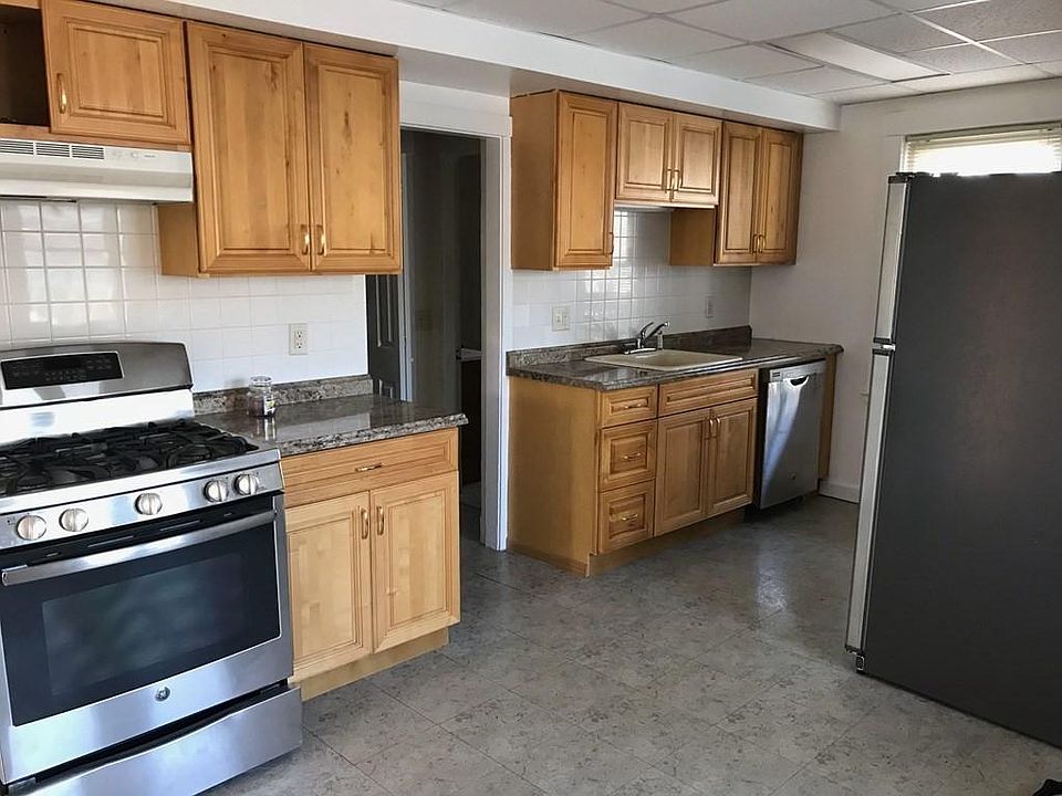 1st image of 20 Kent St Unit 1