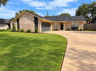903 Taos Dr, Victoria, TX 77904