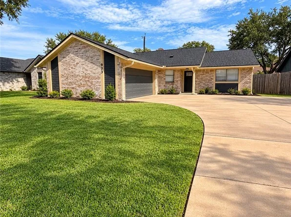903 Taos Dr, Victoria, TX 77904