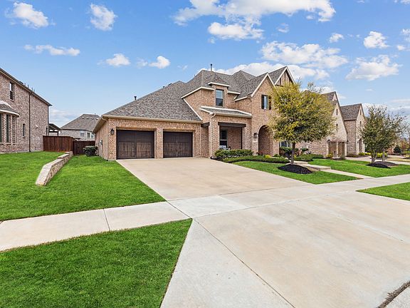 2nd image of 720 Angelina Ln