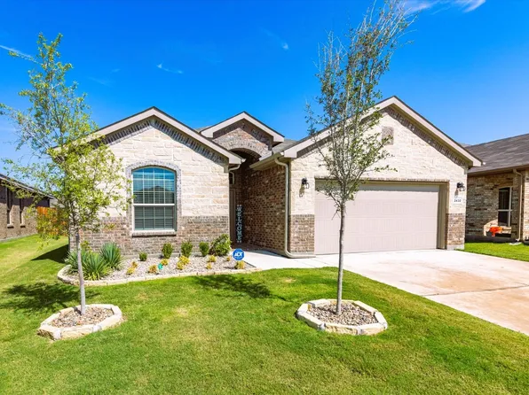 2432 Moon Ranch Dr, Weatherford, TX 76087