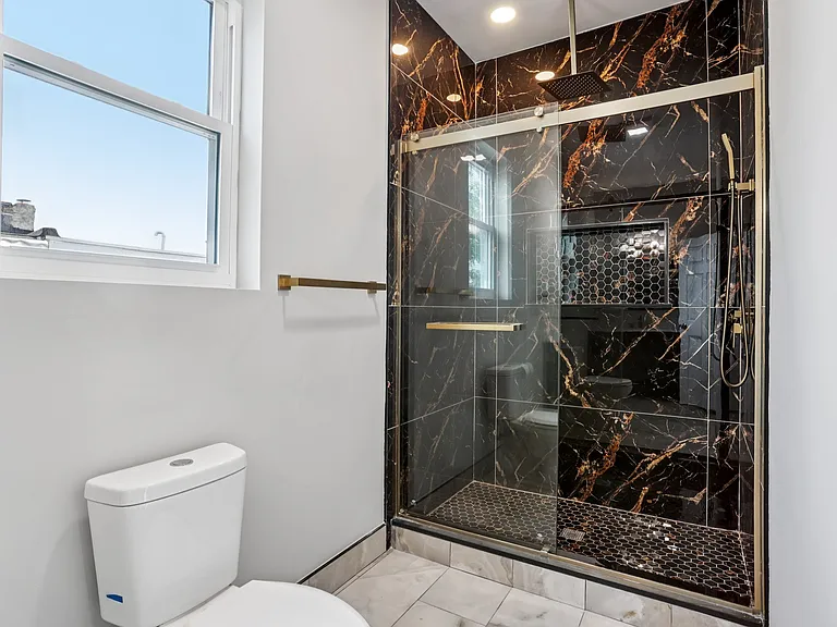 2225 N Waterloo St — Photo 20