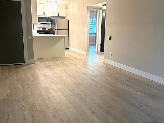 4th image of 410 W Adams Ave #941059c85