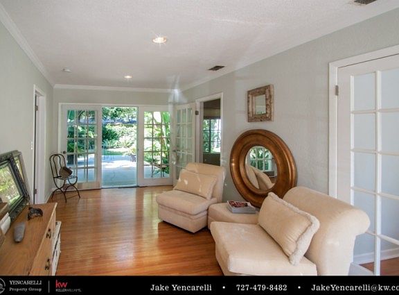 4th image of 108 N Cirus Ave