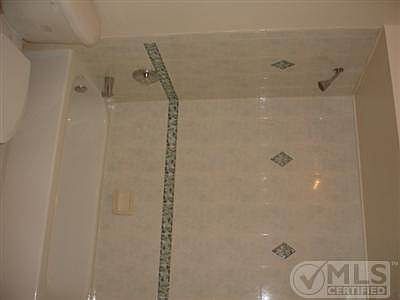 3rd image of 1049 SE 11th St