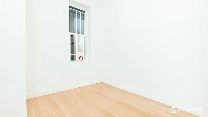 Rented by Nooklyn NYC LLC | media 54