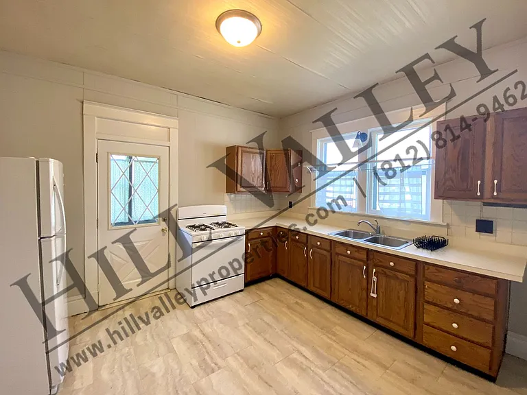 229 S 17th St — Photo 12