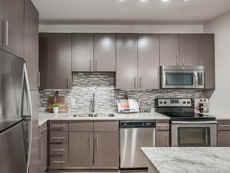 5880 Inwood Dr — Photo 1
