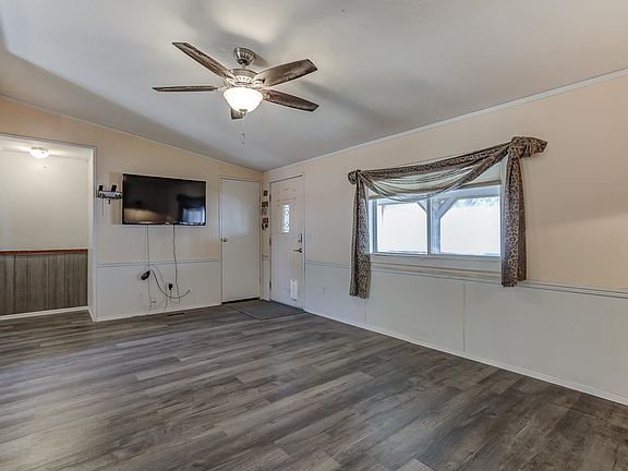 4th image of 25349 Orange St