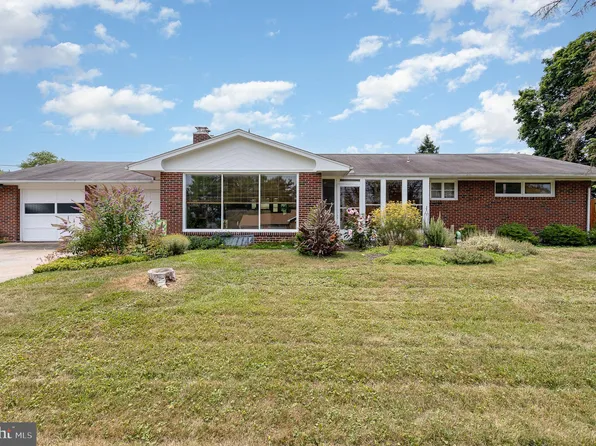 504 E Winding Hill Rd, Mechanicsburg, PA 17055