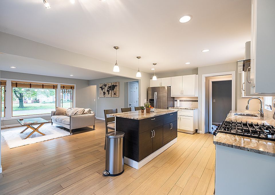1st image of 537 Wellesley Ave