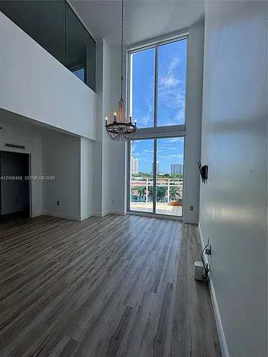 3000 NE 188th St #707 Photo 1